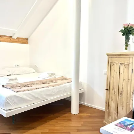 Apartment Historic And In The Centre Of