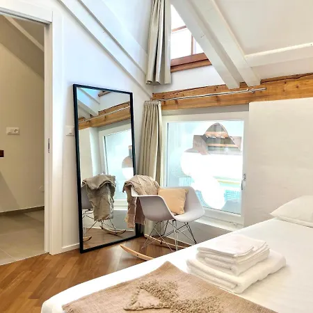 Апартаменты Historic And In The Centre Of Больцано