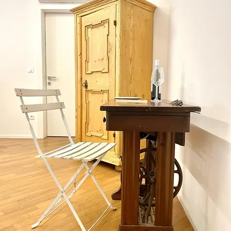 Apartment Historic And In The Centre Of