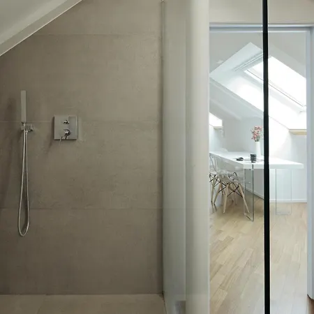 Historic And In The Centre Of بولزانو